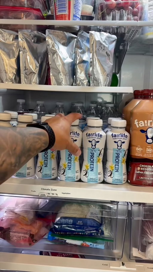 The little habits you stick with every day make the biggest difference! I’ve been adding fairlife Nutrition Plan’s new vanilla flavor to my routine, and I love that it tastes great while fitting seamlessly into my day. Pick one up next time you’re shopping at a club store! #fairlifepartner @fairlife