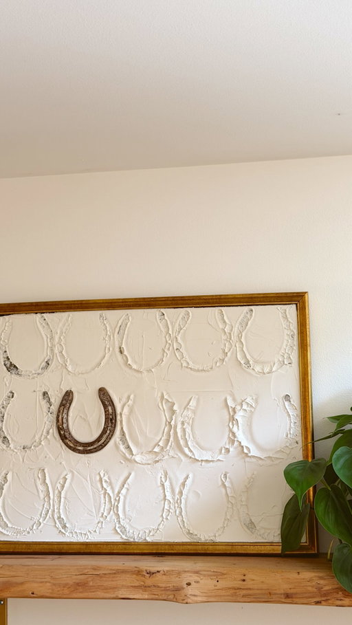 The easiest DIY western art! I’m ~obsessed~!! 🐴🤠

It’s no secret I love the western culture, so I’ve been adding hints of it around the house! I found a piece of art I LOVED, but my husband didn’t love the price tag, so we decided to DIY it!

Overall this costs us less than $30!
You’ll need:
— dry wall mud
— dry wall spatula
— a canvas or old photo frame (i purchased this one off facebook marketplace for $10!)
— a horseshoe (I found one at an antique mall for $5!)

How do you think it turned out?!

#westernart #westernhomedecor #diyprojects #cowgirlart #homedecor