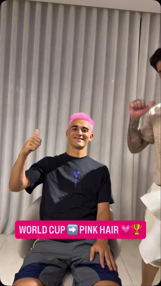 𝐏𝐑𝐎𝐌𝐈𝐒𝐄 𝐃𝐎𝐍𝐄. 𝐂𝐔𝐏 𝐖𝐎𝐍. 𝑮𝑶 𝑷𝑰𝑵𝑲. 💗💇🏼‍♂️

Pablo Gavi has fulfilled his pre-World Cup promise 🏆😁

🎥 @sanrothebarber