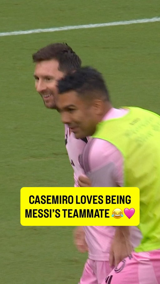 Casemiro is 𝗦𝗢 𝗛𝗔𝗣𝗣𝗬 he doesn’t have to play 𝗔𝗚𝗔𝗜𝗡𝗦𝗧 Messi anymore 😂