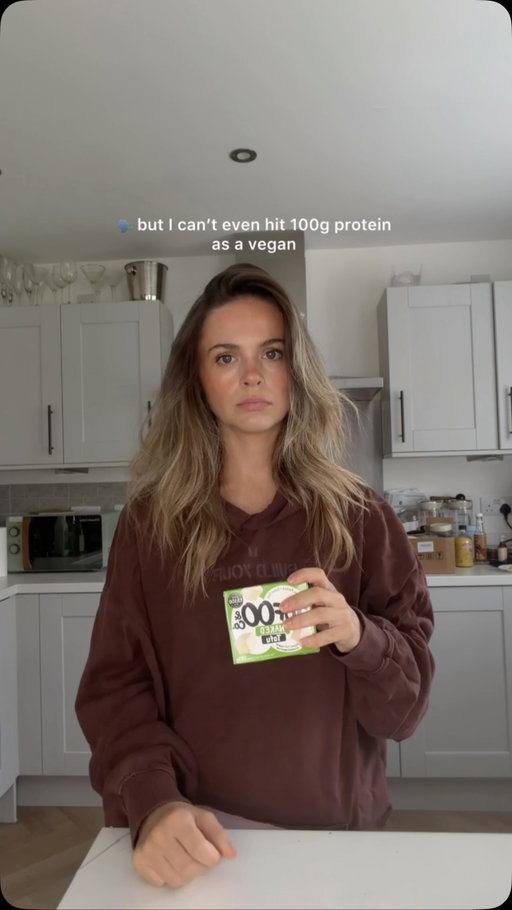 But like are you even trying? Lol I kid but let’s break it down 👉🏼

100g as a base from just protein sources alone;
- your morning oats 8-10g protein 
- protein iced coffee 23g protein 
- tempeh 22g protein (add in a protein wrap & salad) that’s another 10g
- tofu stir fry? You guessed it another 32g protein 
- a snacky snackarooo of dairy free yogurt easily another 10-15g based on the type you buy 

#fitnessmotivation #vegan #gymmotivation #highprotein #mealprep
