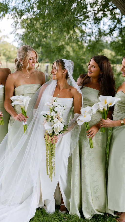 Your search for the perfect shade of green for your bridesmaids ends with Pistachio. 🍃