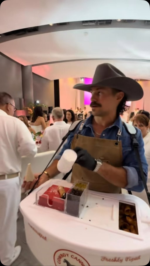 Our cannolis might make you rethink somethings 😉🤠
•
•
•
•
•
#fyp #cowboy #rileygreen #viral #cannoli