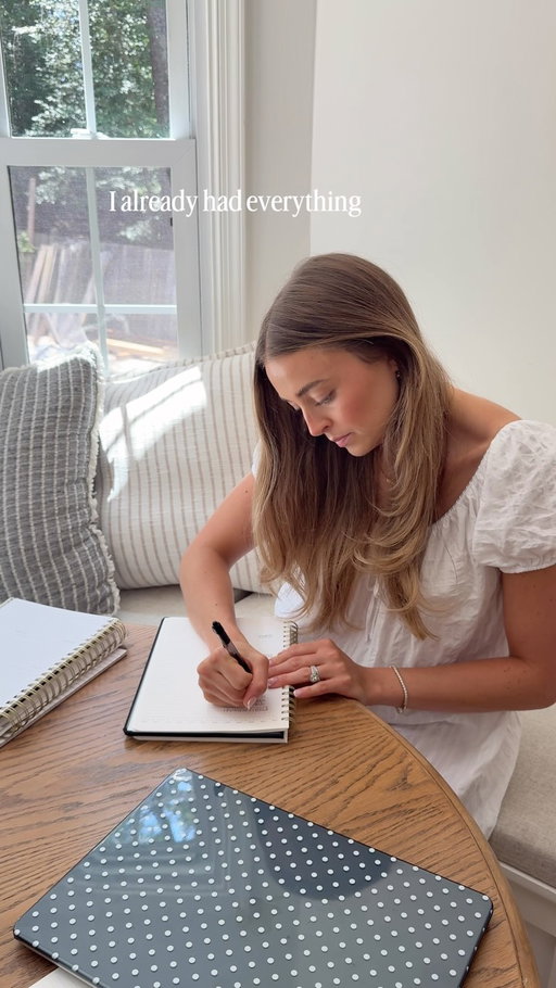 Any other moms running on fumes by Friday?!? I started using ChatGPT to help me organize my week during solo parenting weeks and wow, game-changing! Not using it as a crutch, just a tool to help me get through the weeks. 

Comment “TOOL” for the exact prompts I’ve been using to help me make it to Friday😅

@chatgpt 
#ChatGPT_Partner