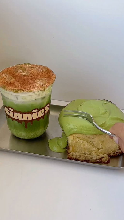 our most requested flavor of all time, with our favorite matcha of all time.

rocky’s matcha x cinnies

matcha and hōjicha cinnies available 08.08 - 08.21 everywhere you can find cinnies

lattes loading…