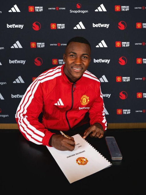🚨 𝐎𝐅𝐅𝐈𝐂𝐈𝐀𝐋: Manchester United agree deal to sign 18 year old Colombian talent Cristian Orozco 🔴🇨🇴

Club confirms agreement completed with Fortaleza, all done months ago and now officially confirmed by Man United ⭐️

𝐑𝐚𝐭𝐞 𝐭𝐡𝐢𝐬 𝐬𝐢𝐠𝐧𝐢𝐧𝐠 𝐟𝐫𝐨𝐦 𝟏 𝐭𝐨 𝟏𝟎! 🆕😈
