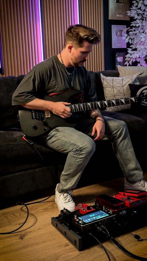 “Perfect” never had a guitar solo and I just couldn’t resist. 🎸

This entire project was a blast to work on from start to finish and a solo section was something we loosely talked about including at one point in time. If you ever wondered what I might have done with it, here it is!

Tracked through the insanely sick @neuraldsp Quad Cortex Mini from the lovely team at  @sweetwatersound. The “Perfect” choice for tone & accessibility. 👑

Our full version with @lauren_paley and @simpleplan is out now. 🎧