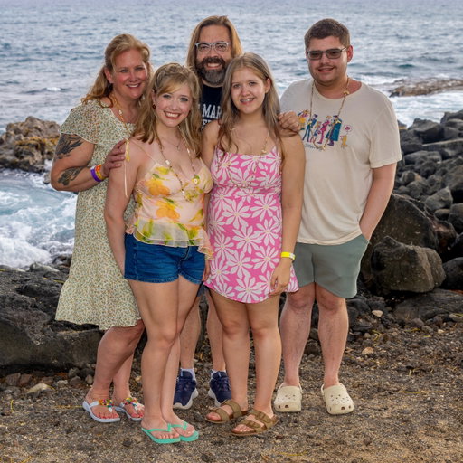 The Rutledges in Hawaii. I don’t post personal stuff very often because people get weird, but wanted to say thank you to everyone who’s ever bought a ticket, or merch, or watched and shared my videos for helping give me this blessed life. And thank you to everyone in this picture for giving me the rest of it. #peace