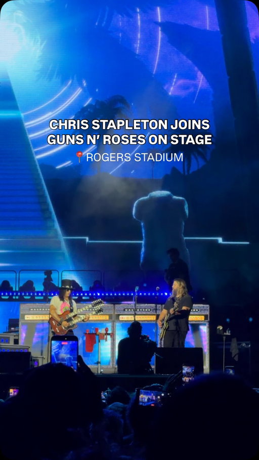 A legendary link up on our stage last night @gunsnroses and @chrisstapleton 🔥