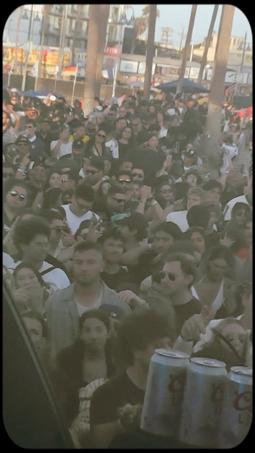 That day when we invited @shipwrekdj & @sidepiece down to close the Venice Beach @fifaworldcup weekender and 5000 of their mates rocked up!

Amazing support from @felipe_silva10 @sabrosuraboyz @esseluk @tempolocco and @rckslvr 

@utopiala_ @aftersclubhouse @losiento @jamesedwardhall absolutely smashed the local promo.

🎥 @flynntuplets