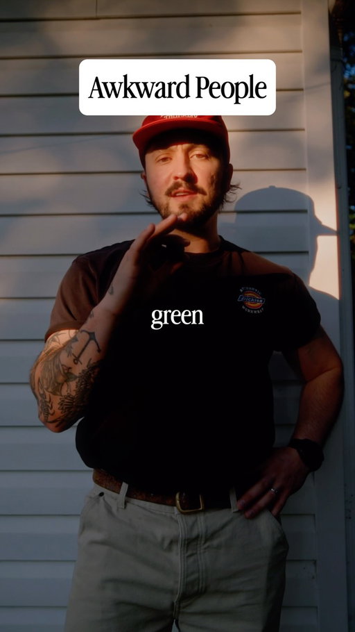 Awkward people are a green flag. Idc what anyone says. 

#smallcreator #creatorcommunity #contentcreater #awkward #people