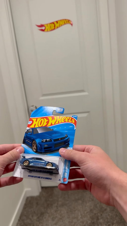 The Hotwheels room is a vibe…
-
-
-
#hotwheels #jdmhotwheels #hotwheelspremium #hotwheelsupertreasurehunt #cars