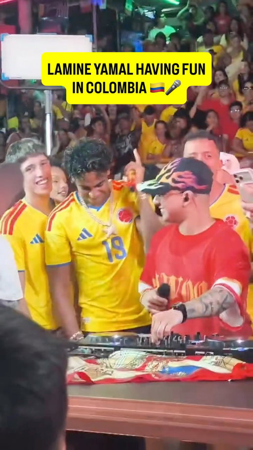 Lamine Yamal singing in Medellín 👀🇨🇴

He’s more Colombian than the bandeja paisa! 🥗😂