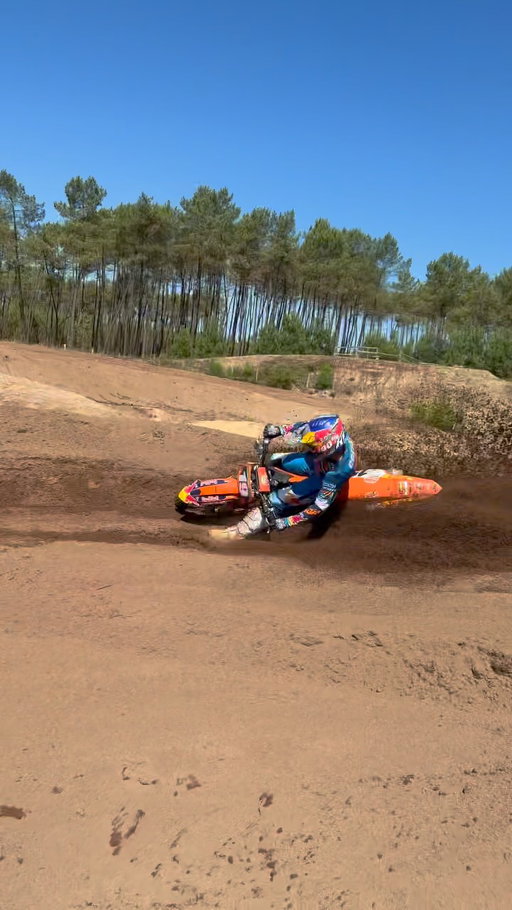 Trying out the 450 🏝️

@ktm_official