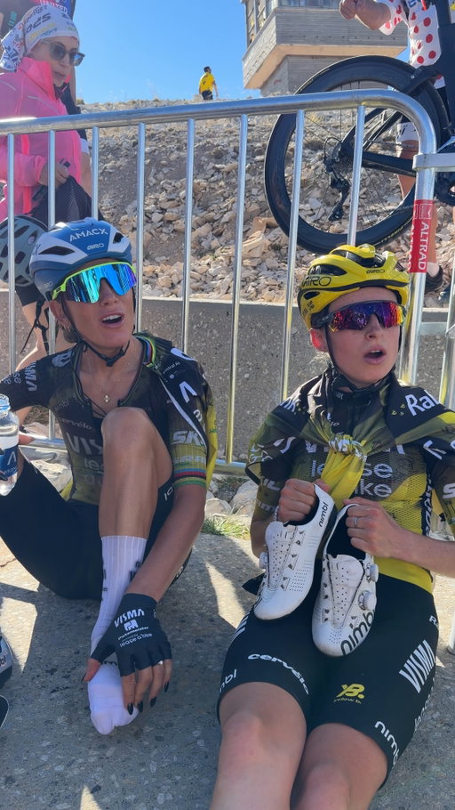 😅 When Pauline Ferrand-Prévot and Marion Bunel hear the results...

Quand Pauline Ferrand-Prévot et Marion Bunel apprennent les résultats à l'arrivée... et parlent famille. 🐶

#TDFF2026 #WatchTheFemmes