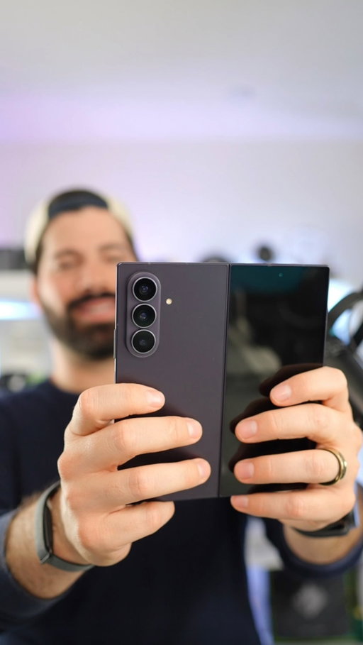 EL PLEGABLE MÁS PODEROSO DE SAMSUNG. 👀 #ad

Después de probar los nuevos plegables de Samsung, creo que por fin entendí por qué decidieron reservar el apellido Ultra para este modelo.

No es solo una característica, sino la combinación de cámara, batería y un diseño que se siente mucho más cercano a un teléfono tradicional cuando está cerrado.

Y si has pensado en cambiar de iPhone a Galaxy, ahora es más fácil que nunca. Con la nueva experiencia de Smart Switch puedes transferir más información que antes, sin descargar aplicaciones ni usar cables.

Además, con @att , tanto clientes nuevos como actuales pueden aprovechar la mejor oferta en el nuevo Galaxy Z Fold8 Ultra, sin necesidad de contratar el plan más costoso.
#attinfluencer

Disclaimer 

Requiere Smart Switch y un iPhone con iOS 26.6 o posterior. Los datos que se pueden transferir incluyen fotos almacenadas en el teléfono, contraseñas de Apple y eSIM integradas. Consulta el sitio de soporte de Samsung https://www.samsung.com/us/support/owners//app/smart-switch  para obtener más información.