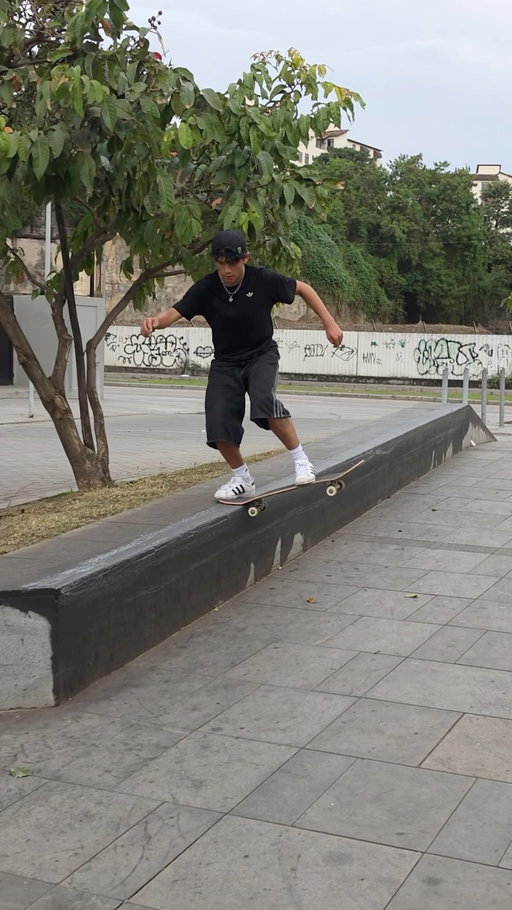 Kickflip Noseslide Nollie Big Heel 🤯 a quick process for @julian_agliardi out here in Rio!

[ #SLSRio | Aug 9 | tickets at the link in bio ]