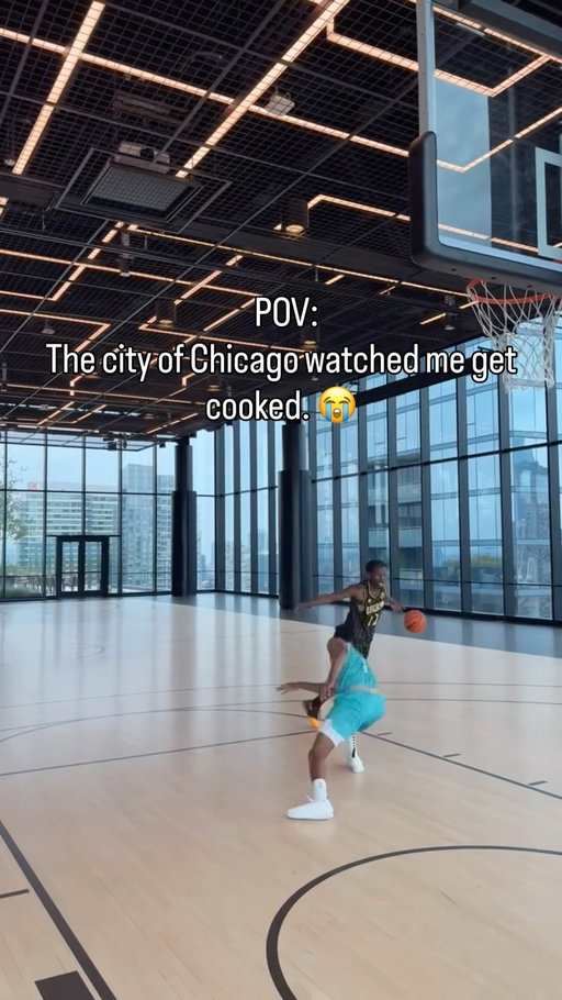 Chicago… y’all ain’t see that. 😭🏀🌆 #ballislife #basketballneverstops #gooddefense #anklebreaker #fy