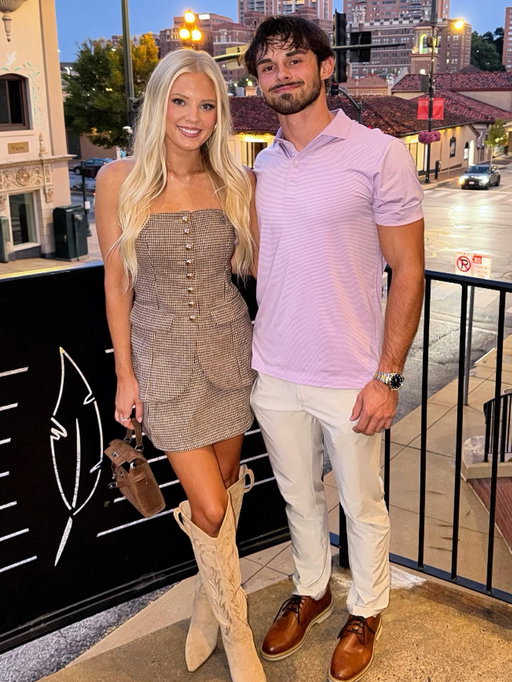 Dinner in KC🍷🥖
•
•
•
•
@countryclubplaza #countryclubplaza #countryclubplazakc #kansascitydatenight #kansascityeats