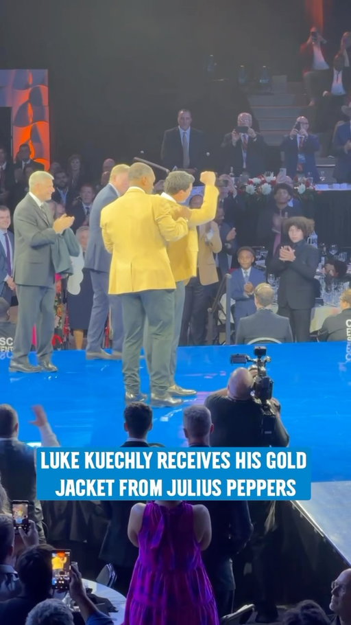 Luke in gold 🤩