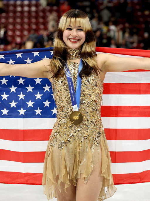I WANNA BE ALYSA LIU WHEN I GROW UP!!! 🥹⛸️ Happy birthday to an absolute icon. We're wishing her a year full of joy and nothing but gold-medal moments.

Photos: Getty