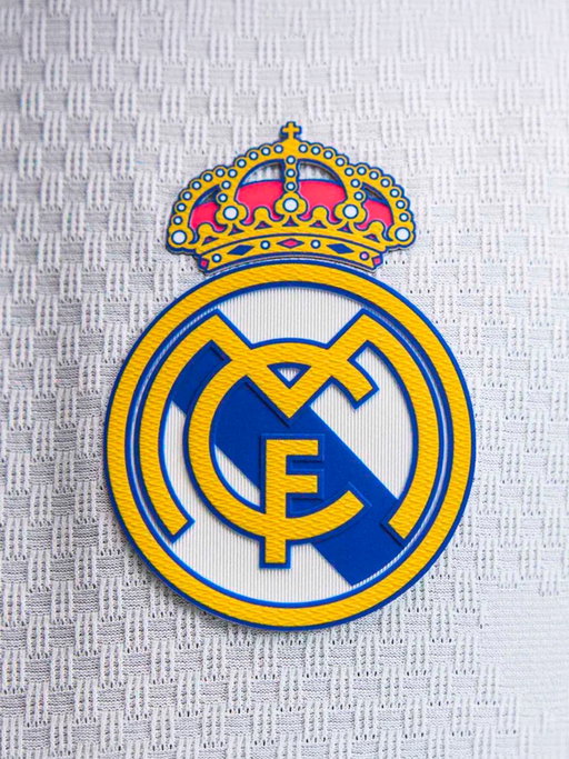 COMUNICADO OFICIAL 
El Real Madrid C. F., su presidente y su Junta Directiva lamentan profundamente el fallecimiento de Jorge Messi, padre de Leo Messi.
Nuestro club quiere mostrar sus condolencias a Leo, a su familia y a todos sus seres queridos. Descanse en paz.
-
Real Madrid C. F., its president, and its Board of Directors deeply regret the passing of Jorge Messi, father of Leo Messi.
Our club wishes to extend its condolences to Leo, his family, and all his loved ones. Rest in peace.
#RealMadrid