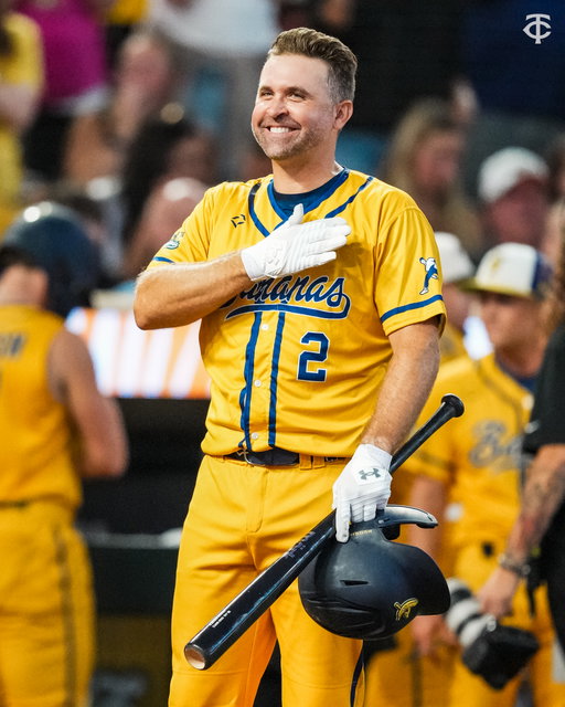 Brian Dozier stopped by Banana Ball for an at bat!!