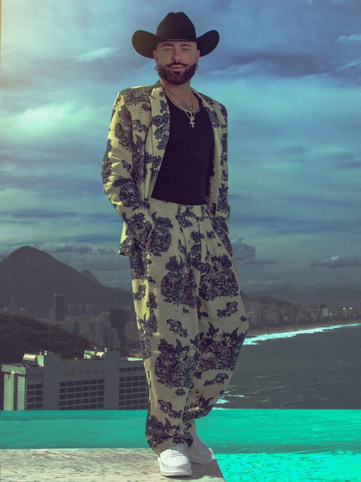 Living my best life in Rio 🖤 Eu te amo 🇧🇷