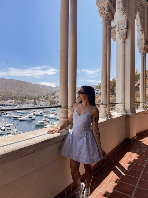somewhere between a daydream and a ferry ticket 🛥️☁️🗺️

make sure to visit @thecatalinacasino for these gorgeous views of @lovecatalinaisland 🏝️

definitely one of those places that’s even prettier in person!

#lovecatalinaisland @visitcalifornia #visitcalifornia @visitlb #visitlb