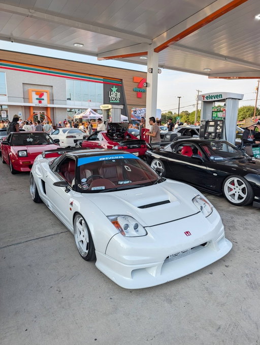 The @7eleven and @hotwheelsofficial meet is in full swing. If you are in the Dallas area come and hang out! 

#7eleven #carsof7eleven #hotwheels #texas #dallas
