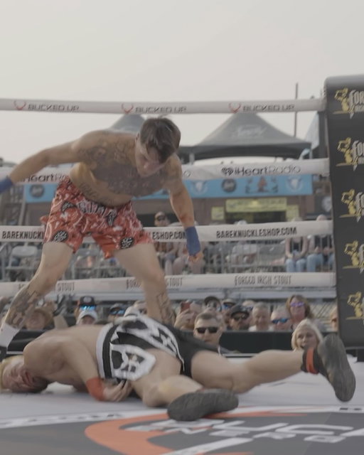 WHAT A KNOCKOUT BY JASON SIMON! 🤯💥

#BKFCSTURGIS | Live NOW on BKFC+