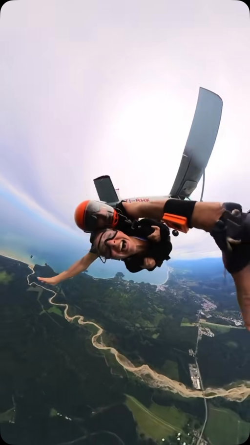 Would you make the jump?👀🪂 This was literally the most insane experience of my life

Thanks for jumping with me @katey_fletcher happy birthday girl🎂✨

#solotraveldiaries✈️🌍 #skydive #costarica #costaricatravel #girlstrip
