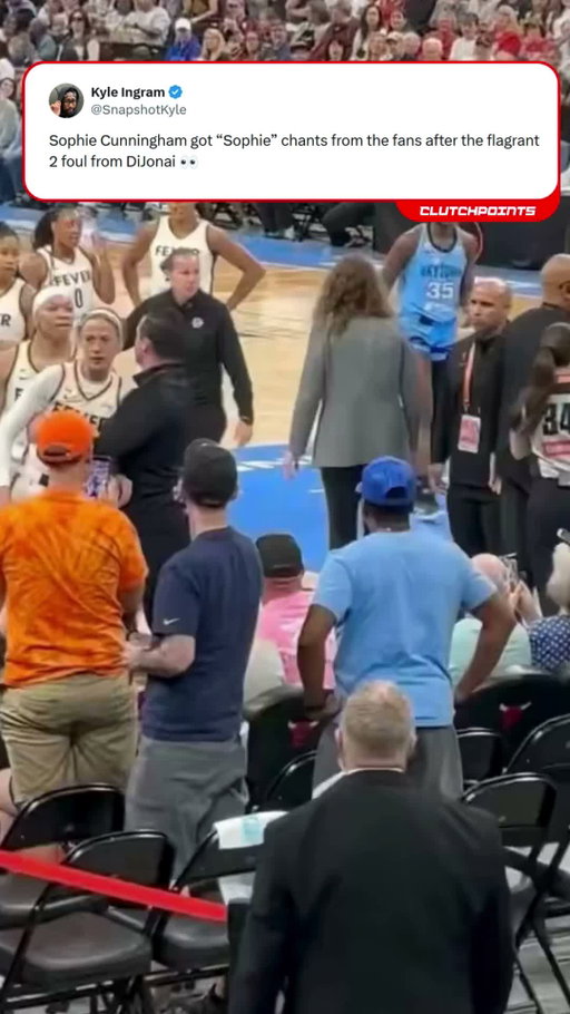 Even on the road, away fans broke out into "Sophie" chants following DiJonai Carrington’s Flagrant 2 foul. 

Who do you side with on this play? 🤔

(via SnapshotKyle/X) 

#sophiecunningham #dijonaicarrington #flagrant #wnba