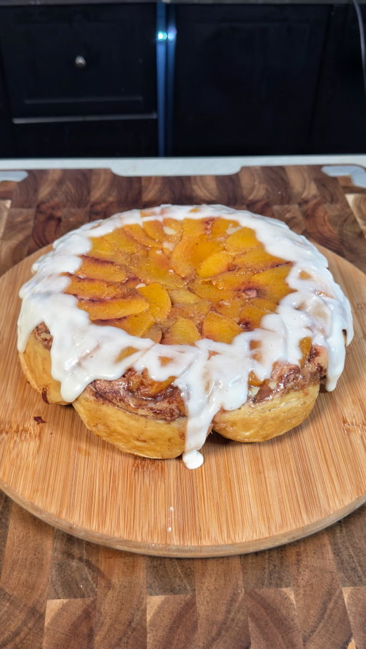 Cinnamon Roll Peach Cobbler. Comment “recipe” and I’ll DM you the ingredients and steps to make this at home!