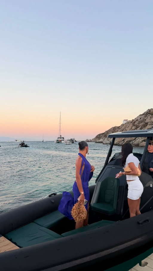 Already missing Mykonos send help @tamaracex 

Dress @murciuk
