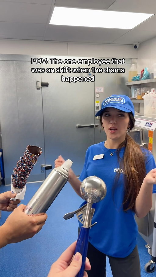 Reporting live from Handel’s Encino!🎤🍦