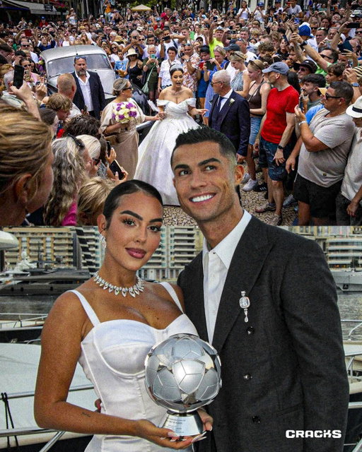 😂 2.000 PERSONAS ESPERARON A CRISTIANO

⛪ Según reportes, una multitud llegó a la Catedral de Funchal creyendo que Cristiano Ronaldo y Georgina se casarían allí.

😳 Sí había una boda, pero era de otra pareja. La verdadera novia quedó impactada al encontrarse con tanta gente afuera.