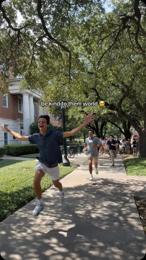 into brotherhood they go ☝️🤗😹

#smu #smufrat #frat #fraternity