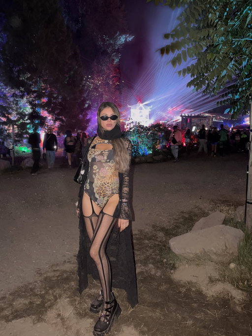 Sorry can’t come to the 📞 right now. I’m busy reminiscing about the version of me who had zero responsibilities, no sleep and immaculate vibes 👯‍♀️ 

#shambhalamusicfestival #shambhala2026 #farmily #salmoriverranch #ravelife