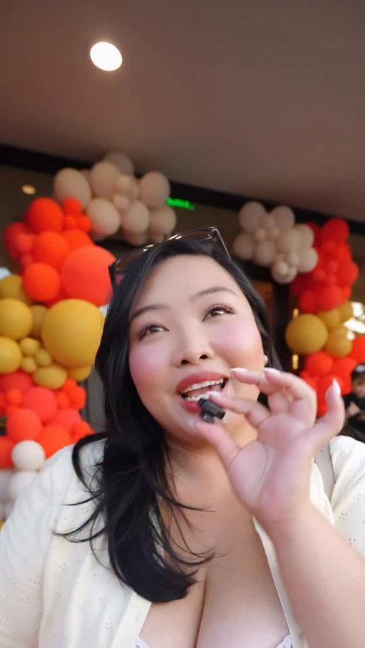 NEW @haidilao_southcenter location! 🍲

Long time fan because we love their broth options, sauce bar, dancing noodles, and all the little thoughtful details that make this such a fun spot for groups! 

Haidilao celebrated its Grand Opening on August 8! 🎉

📍 1060 Southcenter Mall, Tukwila, WA 98188

Now through August 14, Haidilao Members can also get 20% off their food order, plus extra perks!

Save this for your next hot pot night! 🍲

#hosted #Haidilao #HaidilaoSouthcenter #SeattleFoodScene