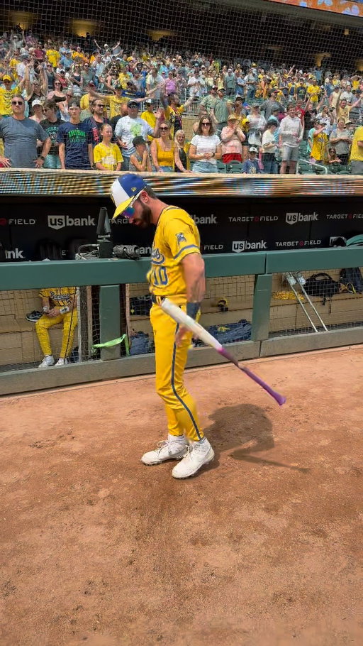 i’ve watched these bat tricks more than once 🤯🔥