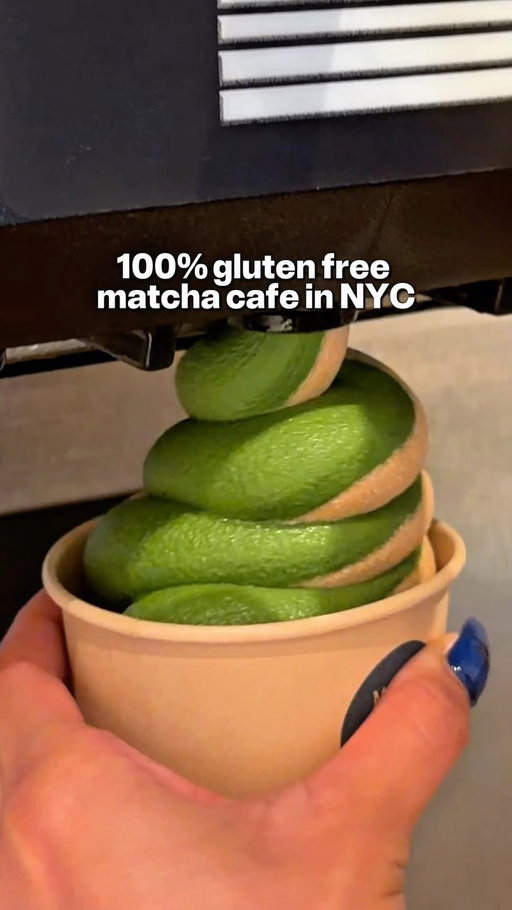 There’s an 100% gluten free matcha cafe in NYC with matcha brownies, donuts, cakes, & products from some local gluten free businesses! Plus, they are seed oil & refined sugar free too!🍵 📍 @matchaful #glutenfreenyc #nycmatcha #matchaful #nycfood  #glutenfreecafe
