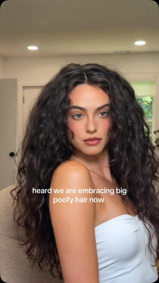 I hope we keep seeing natural curls/waves/coils all over red carpets and premieres 🥹
