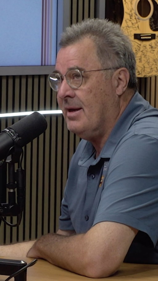 What could be more perfect than @vincegillofficial sharing his favorite Roy Acuff story while sitting in his house on the first morning of The Kelly Sutton Show? 🤩 

We are so grateful to Vince and @amygrantofficial for joining us for the very first show ❤️

Join us for The Kelly Sutton Show every weekday morning from 6-10a on WSM Radio 📻