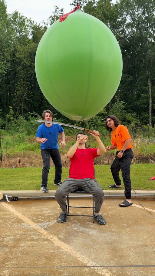 DON'T pop the BALLOON challenge 

#challenge #game #fyp #trending #viral