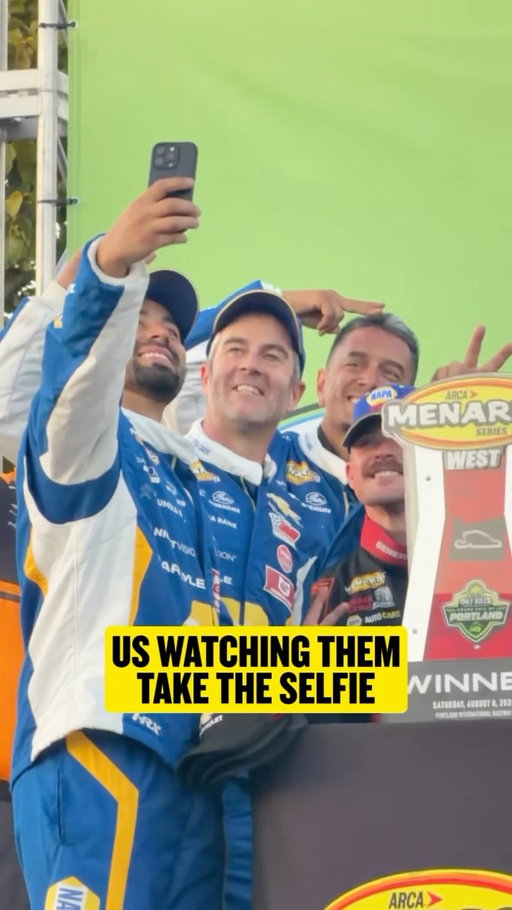A selfie they’ll remember forever 🔥