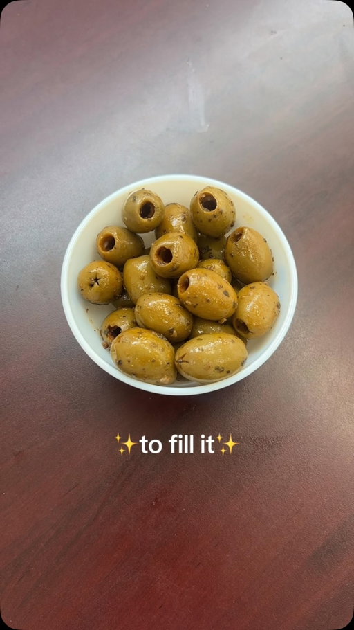 with only the best 😌❤️🫒

#smallbusiness #canadianbusiness #olives
