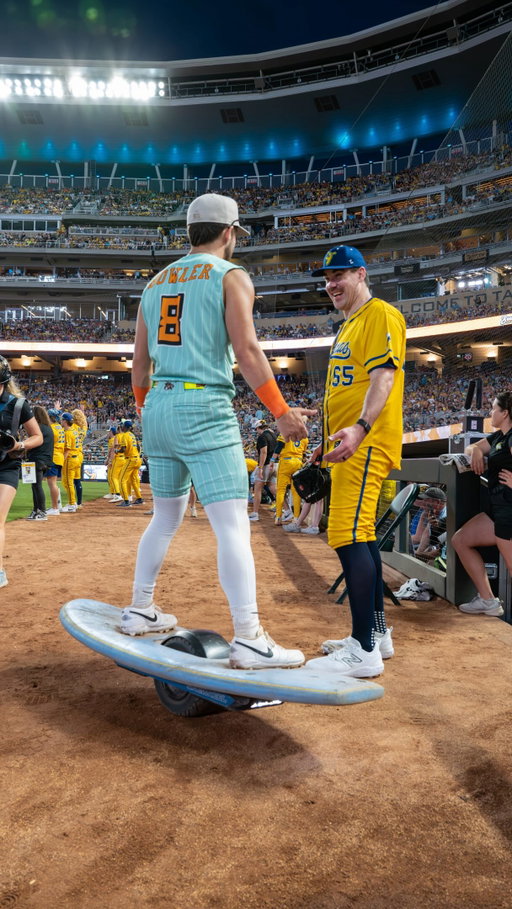 I sometimes have to take a step back and just take in every amazing thing I’ve got to experience. I’m so incredibly lucky to be able to do the things I’ve been able to do. It’s all because of people I’ve met along the way. Let me know if you want to see more BTS content because there is so much cool baseball stuff we get to do it’s truly unreal 🙏❤️