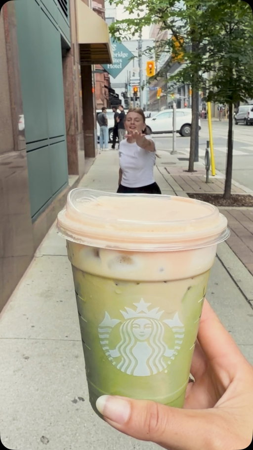 going the distance for our iced orange cream matcha
—
on irait loin pour un matcha glacé avec crème à l’orange