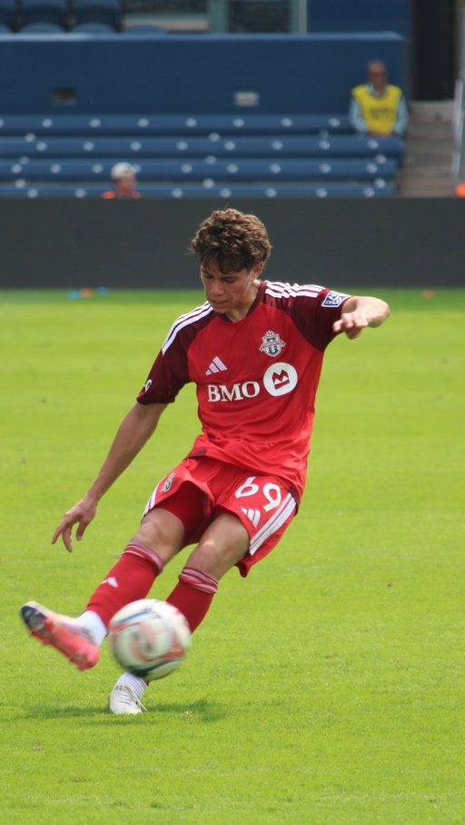 Tristan Blyth kisses the crossbar with this beauty for @torontofcii 😳